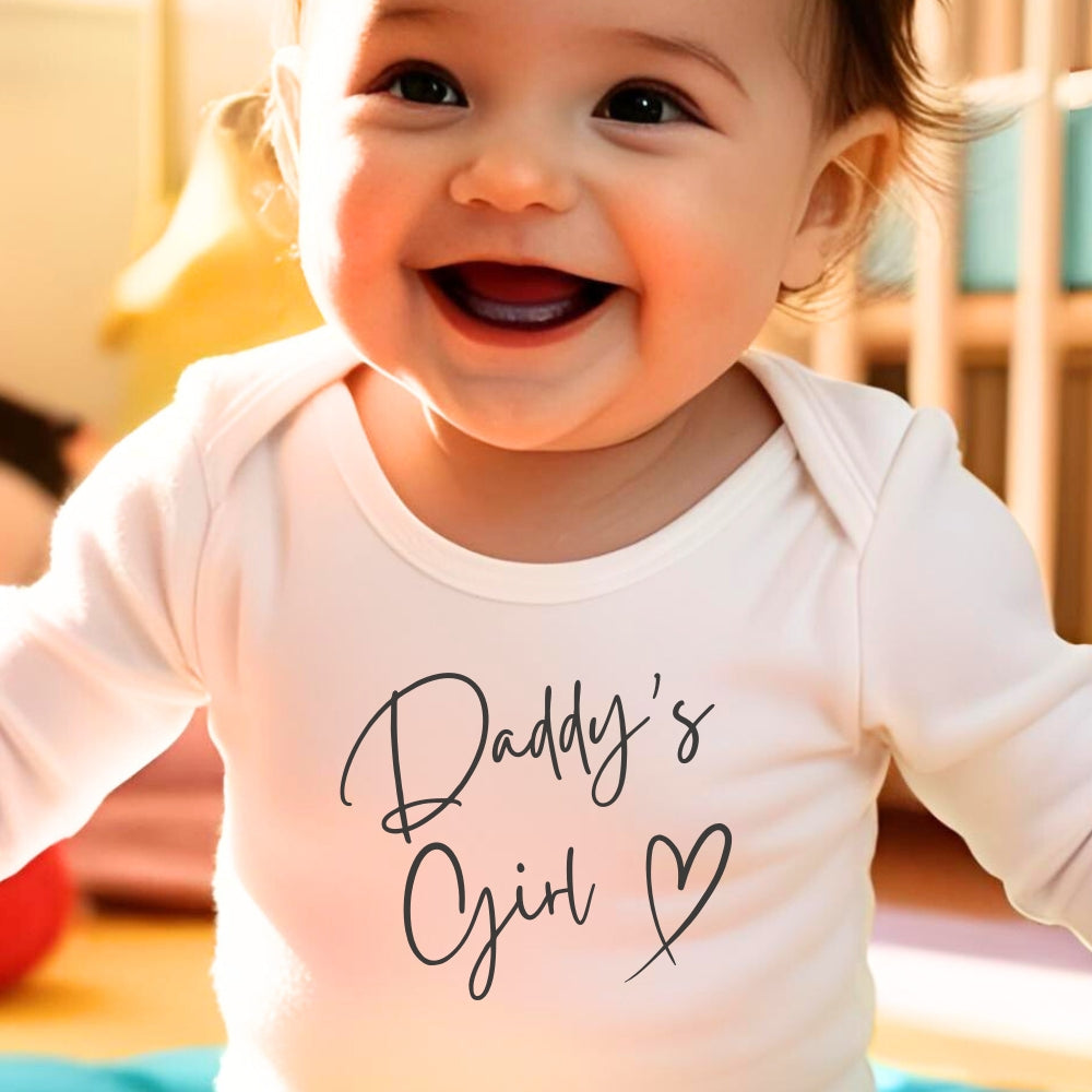 Daddy's Girl Baby Outfit: Bib, Vest, Baby Grow