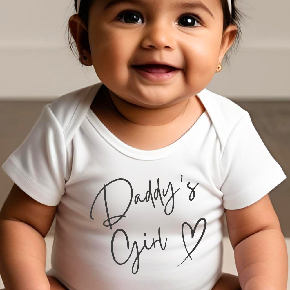 Daddy's Girl Baby Outfit: Bib, Vest, Baby Grow